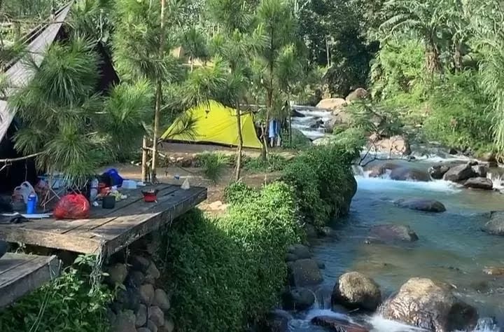 Lembah Cipanas Kelapa 3 di Desa Ciasmara