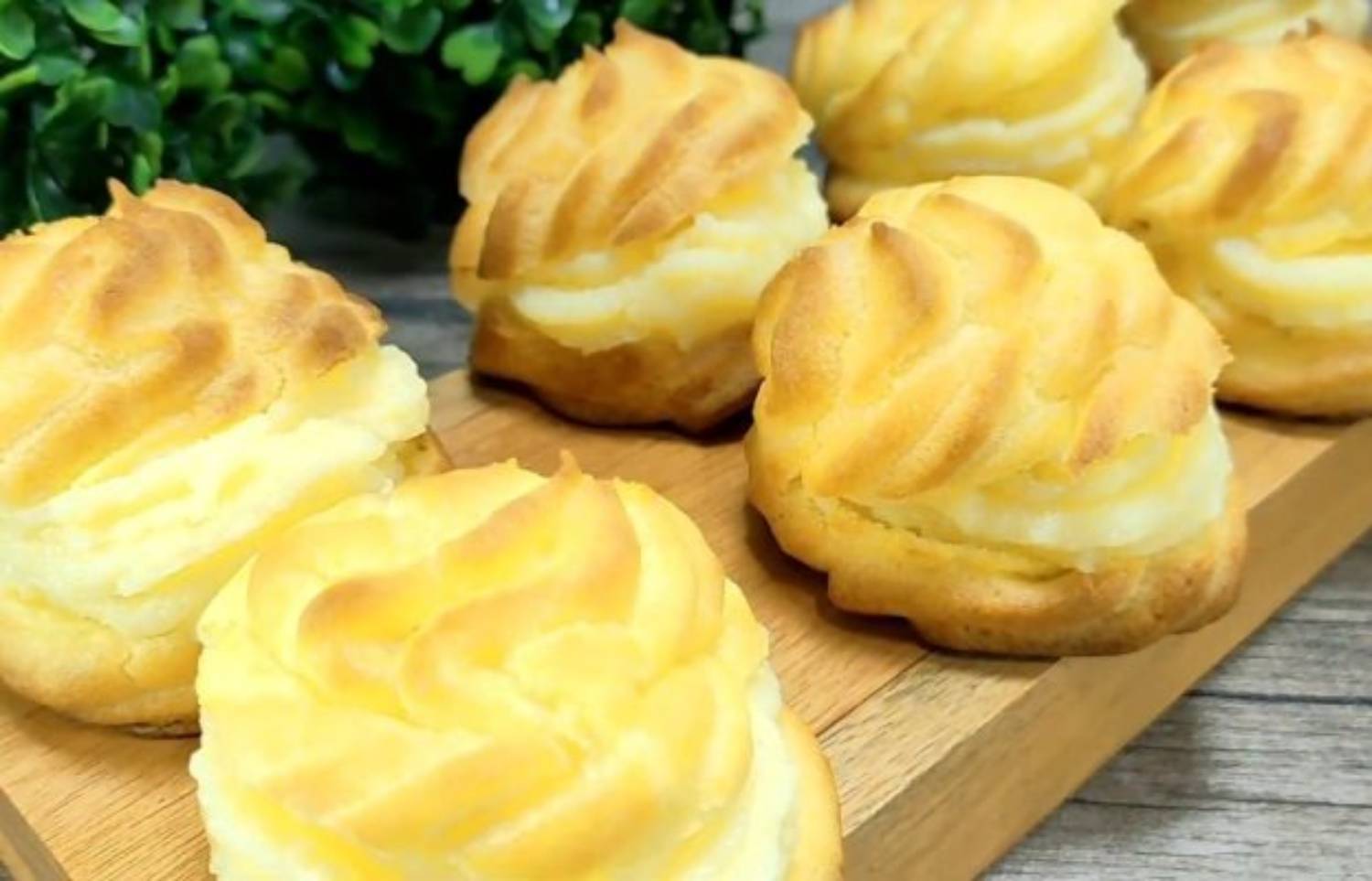 Ilustrasi kue sus yang lembut dan nikmat. (satmesin.com)