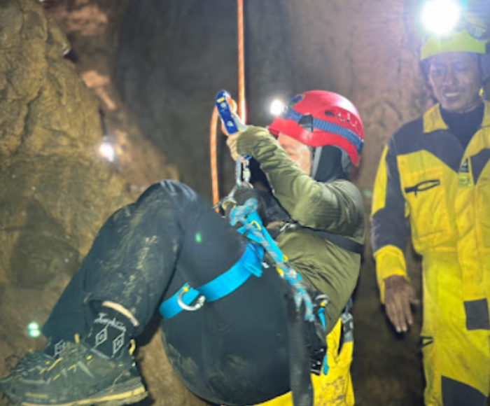 Gua Cikarae Bogor