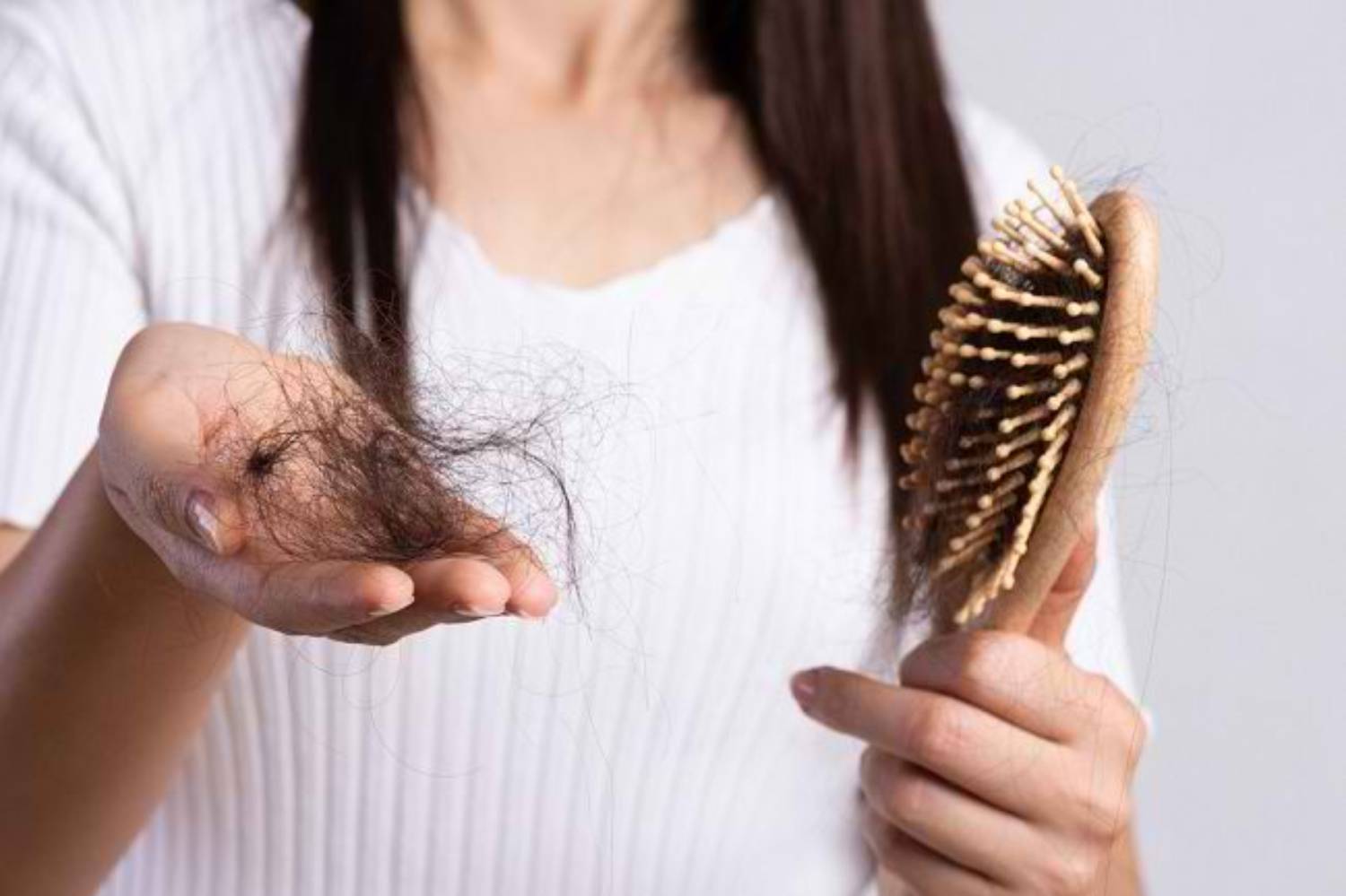 Ilustrasi cara merawat rambut rontok agar sehat dan kuat. (Alodokter)