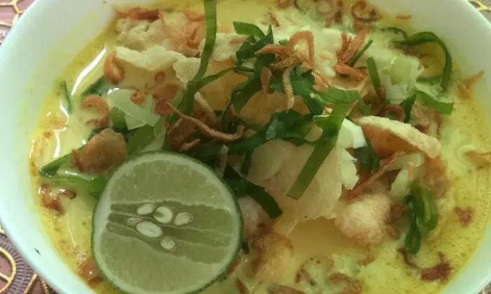 Soto kuah kuning khas Bogor