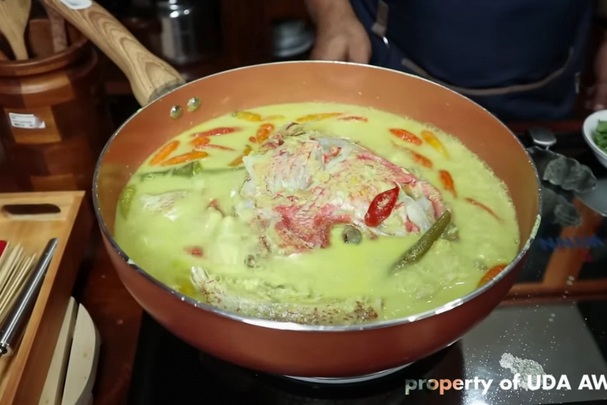 Sajian gulai kakap kuah kuning