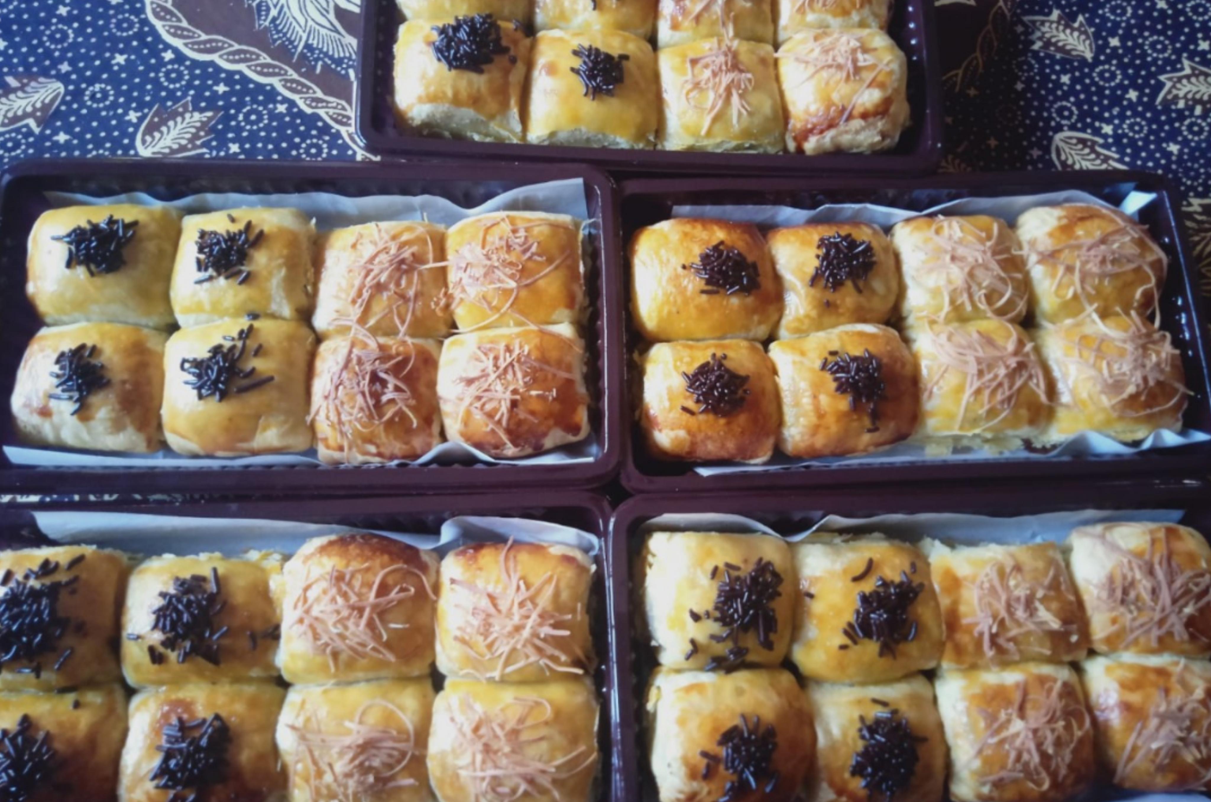 Bolen pisang keju cokelat
