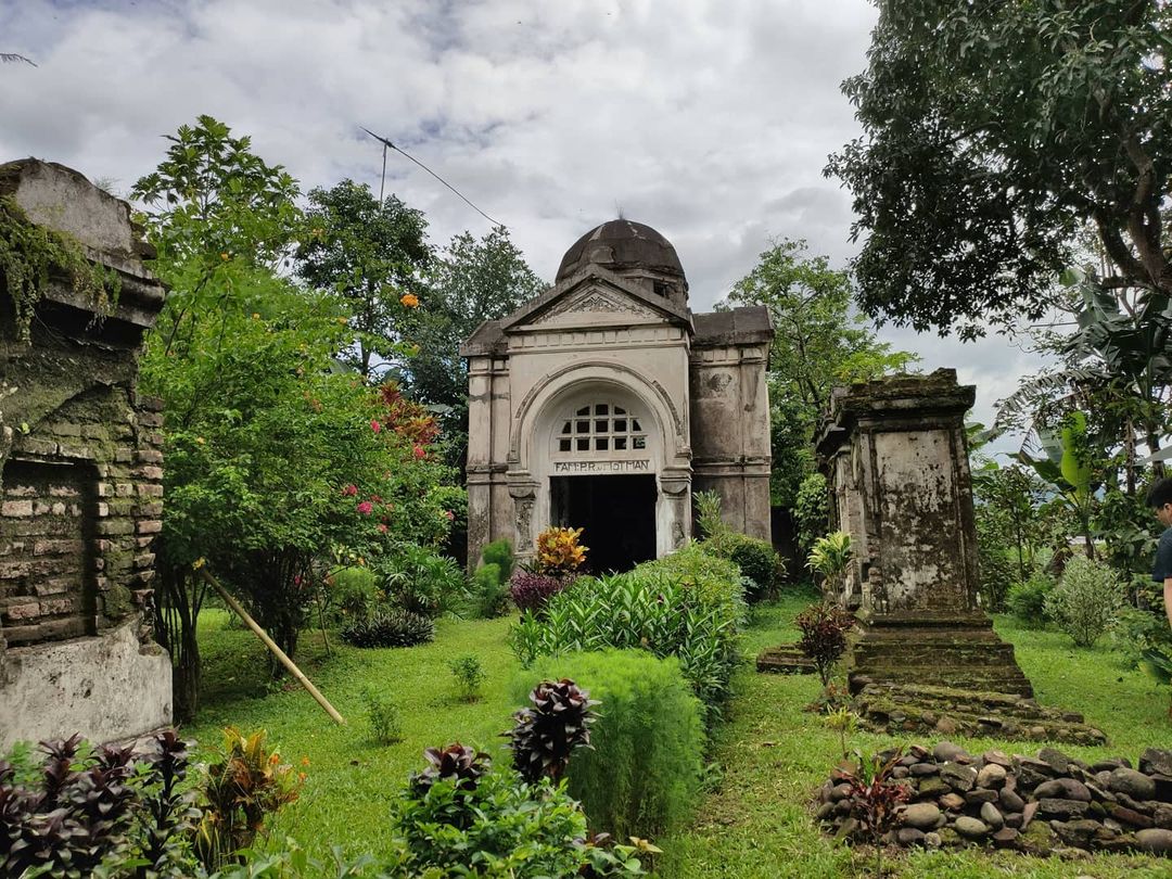 Mausoleum Van Motman