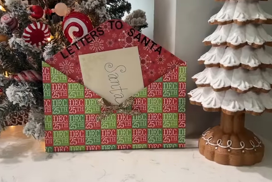 Hiasan amplop terbuka