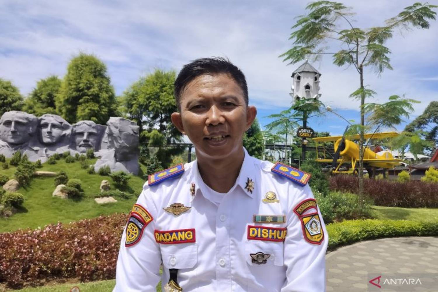 Kabid Lalu Lintas Dishub Kabupaten Bogor Dadang Kosasih di Cibinong, Kabupaten Bogor. (ANTARA/M Fikri Setiawan)