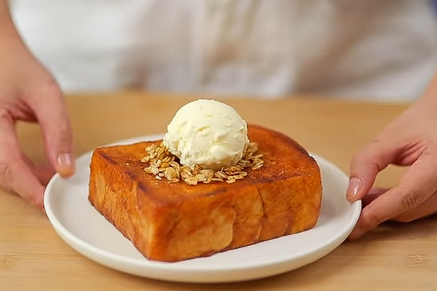 Sajian Caramel Toast