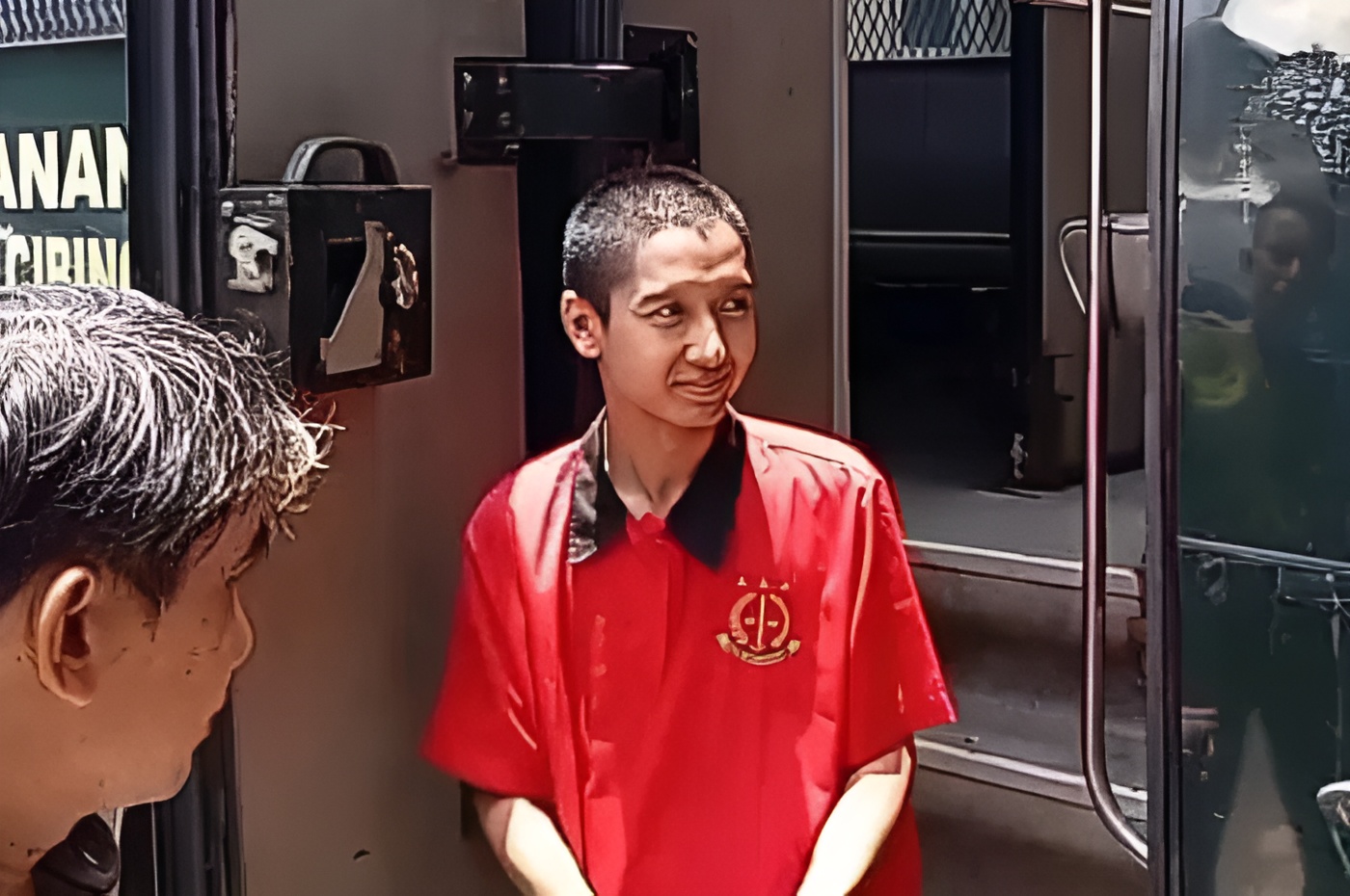 Terdakwa kasus kekerasan dalam rumah tangga (KDRT) Armor Toreador ketika akan disidangkan di Pengadilan Negeri Cibinong, Kabupaten Bogor.