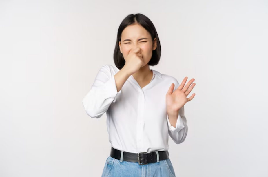 Wanita terganggu dengan bau