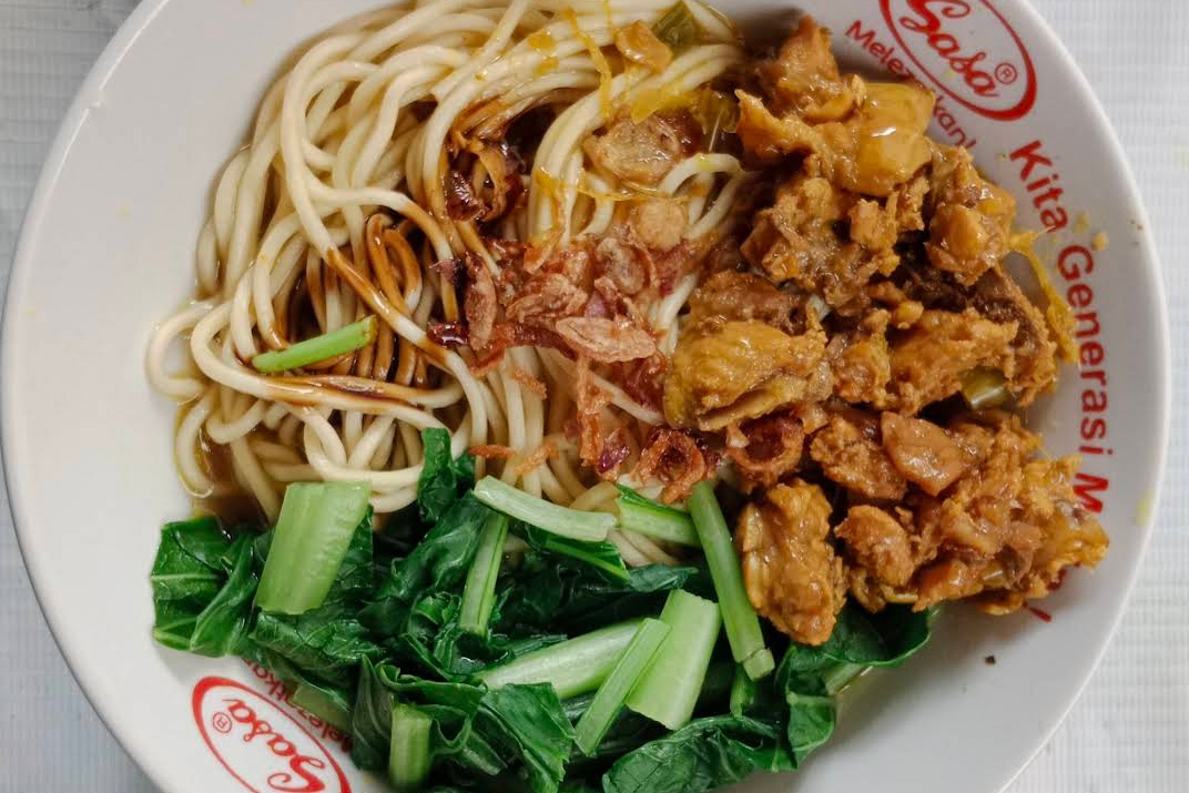 Sajian mie ayam di kedai Mie Ayam Bakso Kang Yana
