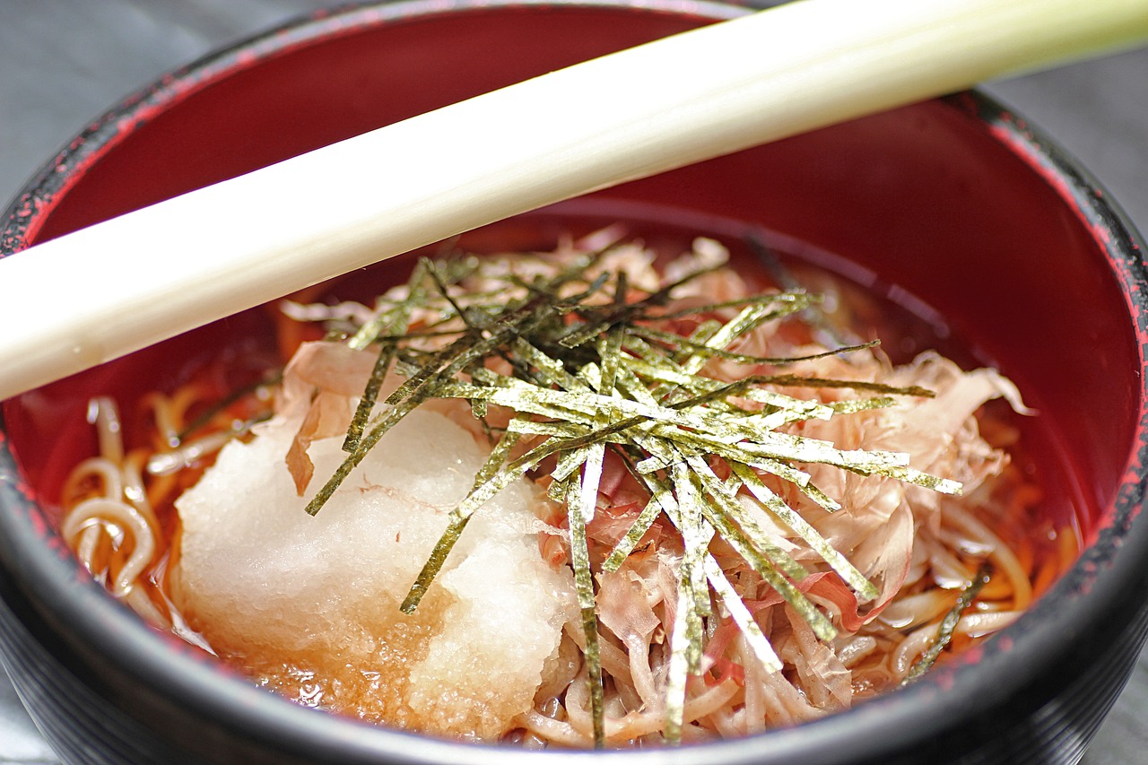 Mie soba, makanan yang dipercaya membawa keberuntungan di tahun baru.