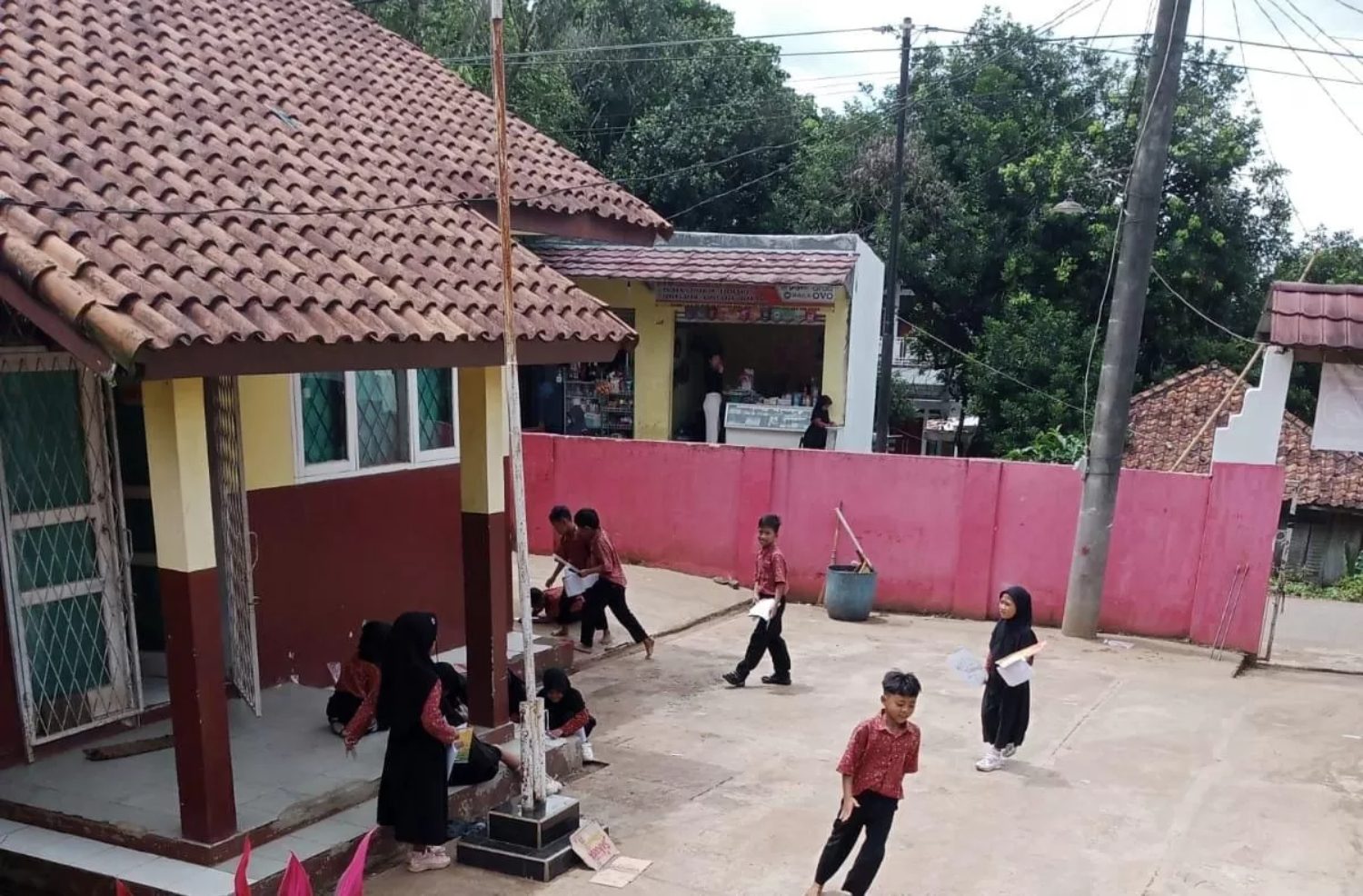 Kondisi terkini SDN Pingku 03 yang viral akibat kasus dugaan penggelapan PIP (Arifal/Radar Bogor)