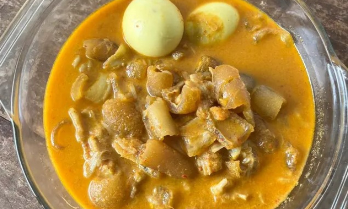 Gulai nangka muda dan cecek sapi khas Padang. (Dok. Cookpad)