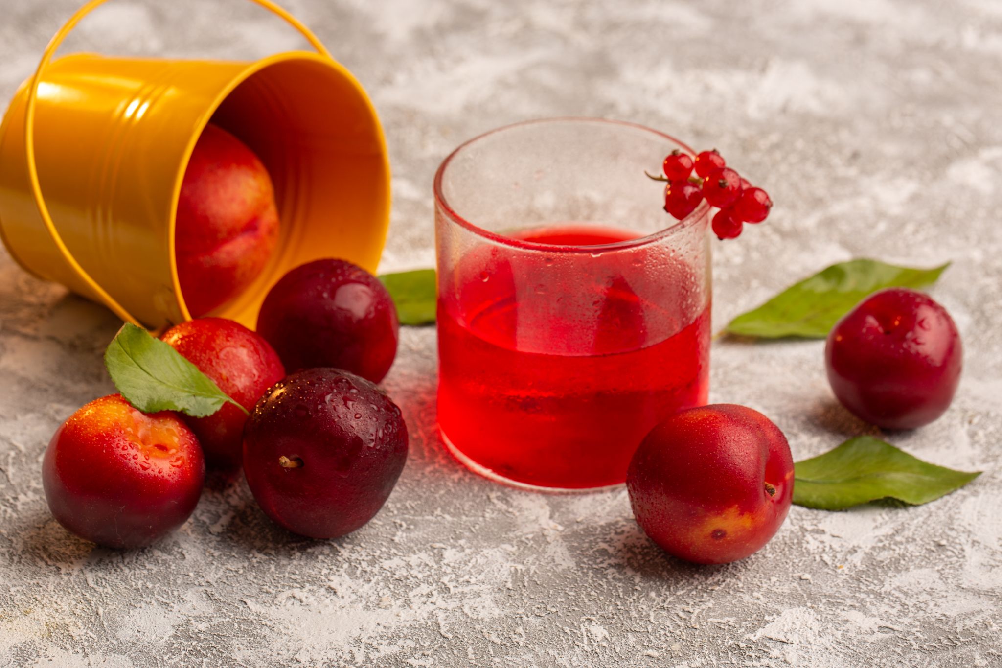 Ilustrasi jus buah plum. (Dok. Freepik)