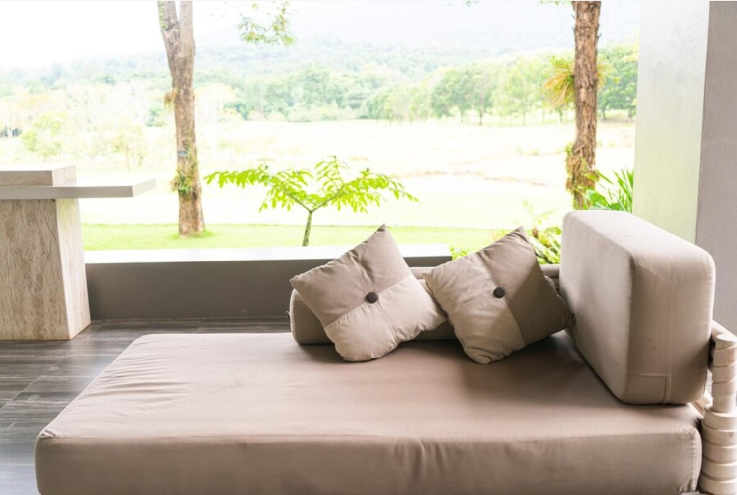 Ilustrasi sofa yang nyaman untuk quality time dengan keluarga. (Freepik)