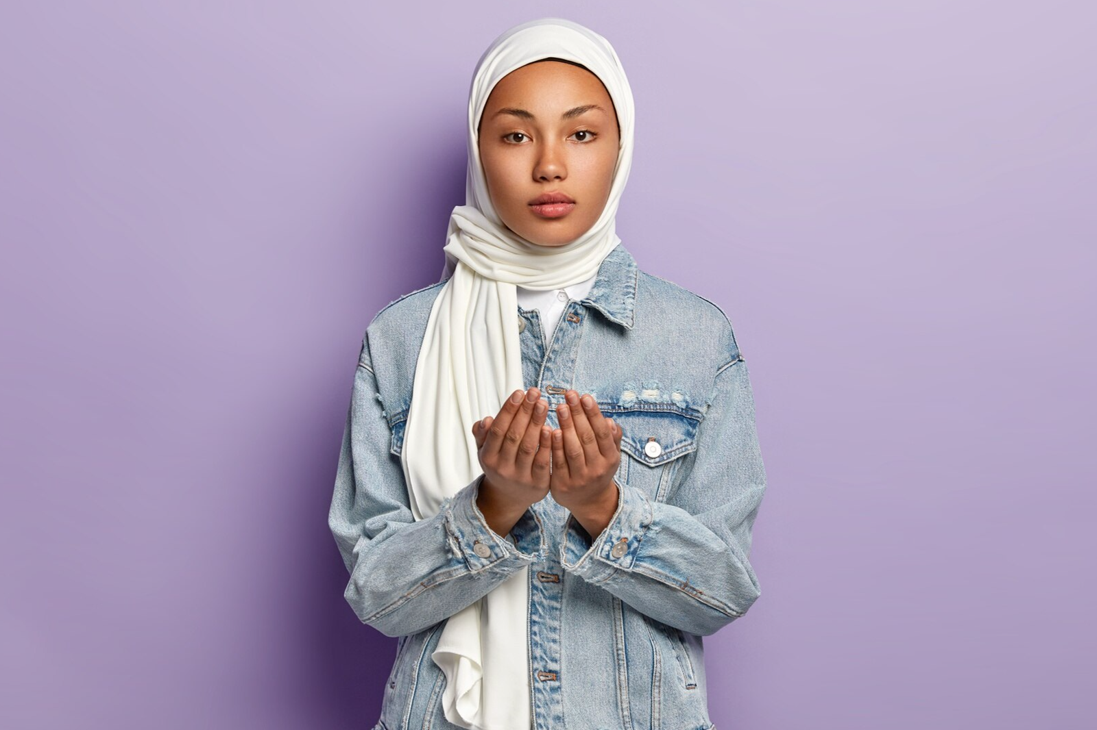 Ilustrasi muslim berdoa