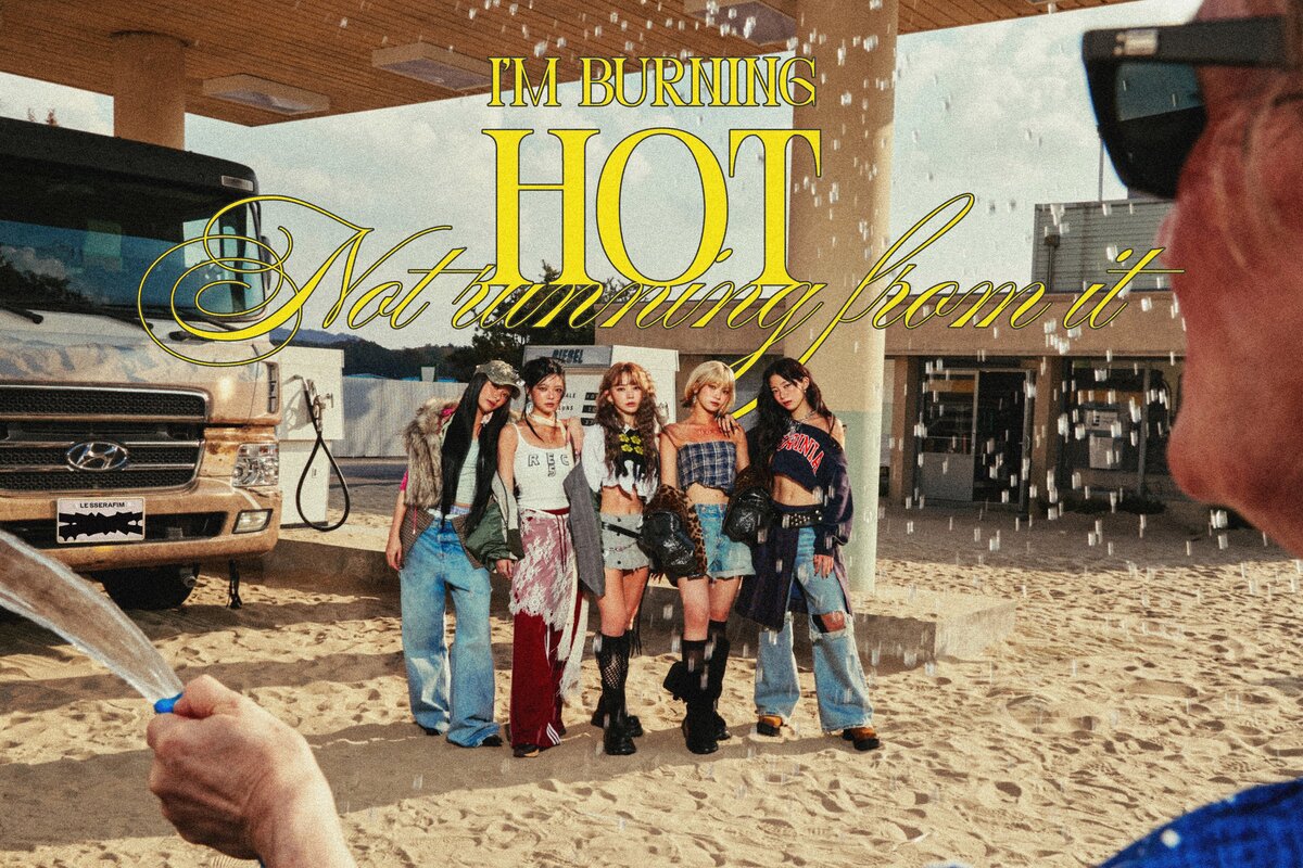 Konsep Foto Mini Album HOT LE SSERAFIM. (X @SOURCEMUSIC)