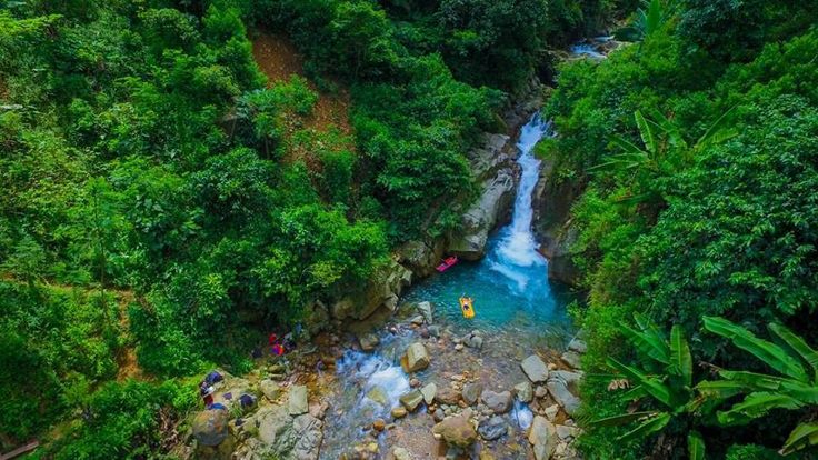 Curug Leuwi Hejo diambil dari ketinggian (Dok. Pinterest)
