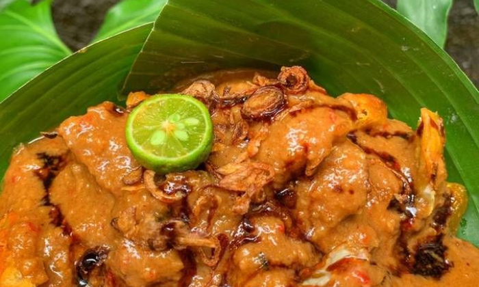 Seporsi cungkringyang  disajikan di atas daun pisang. (pinterest.com)