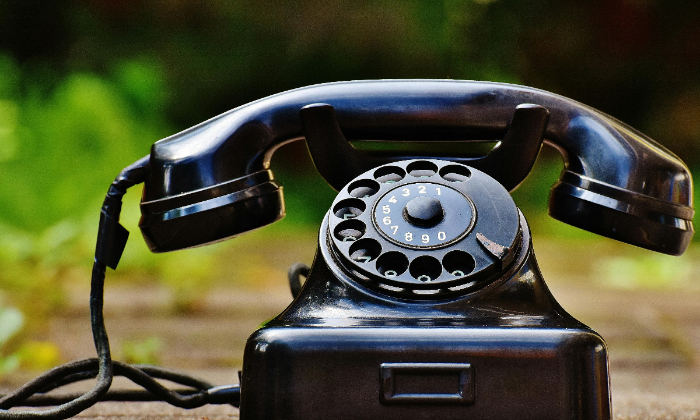 Ilustrasi Telepon Jadul. (Pexels)