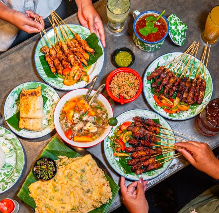Kuliner malam (Dok. Instagram @satemaranggihenoh)