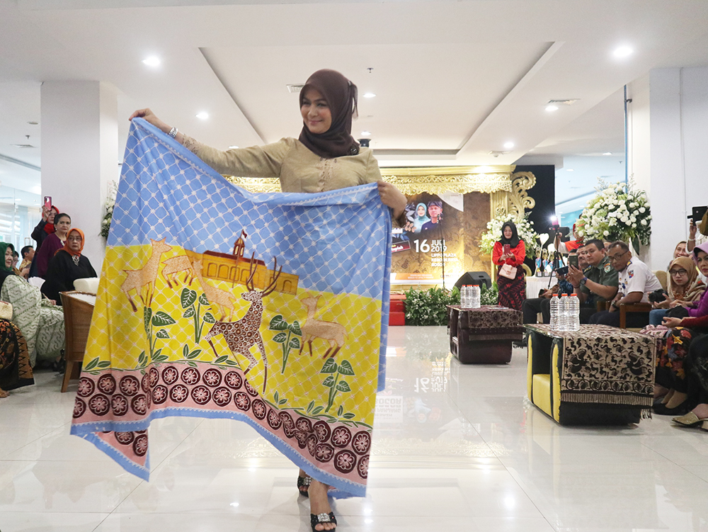 Mengenal beragam motif batik khas Bogor. (kotabogor.go.id)