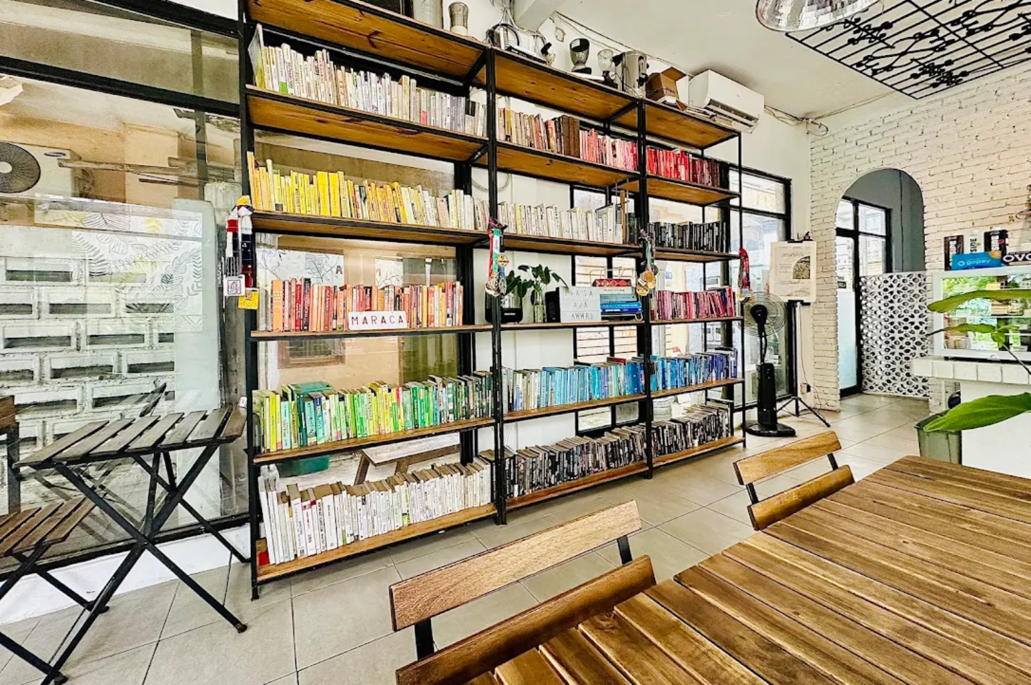 Maraca Books & Coffee (Instagram @maracacoffee)
