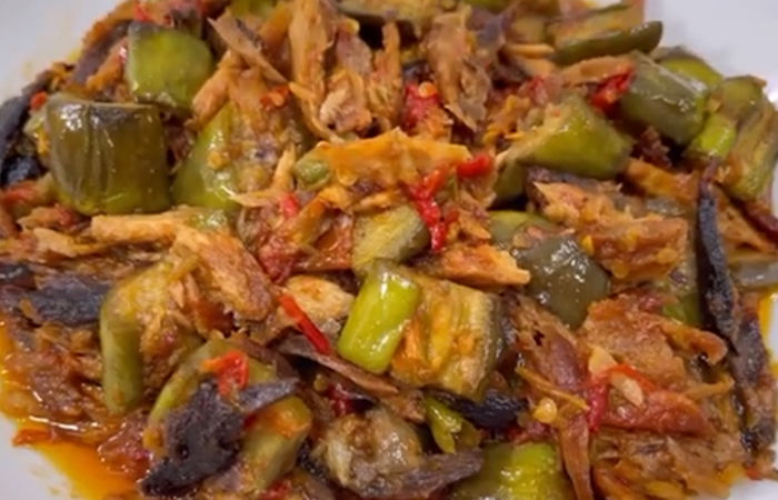 Resep tumis terong tongkol (Dok. YouTube Ika Mardatillah)