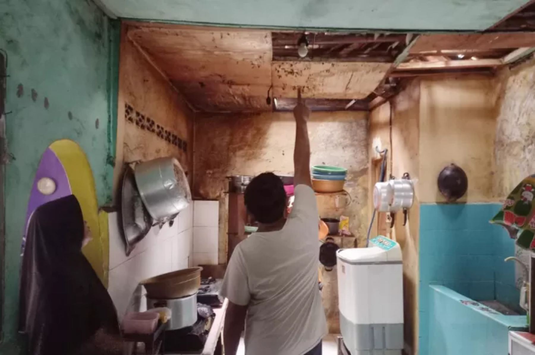 Lokasi kejadian tabung gas LPG bocor di Kedung Waringin Kota Bogor. Sedikitnya empat orang penghuni rumah menjadi korban luka bakar. (BPBD kota Bogor)