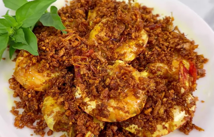 Resep udang goreng serundeng bawang (Dok. YouTube Ika Mardatillah)
