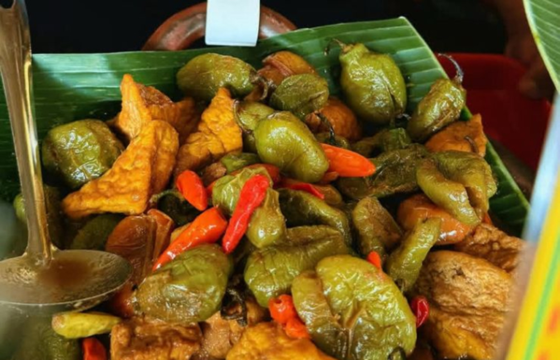 seporsi menu di kedai Belsambel Mancur Kota Bogor. (Instagram @belsambel.mancur)