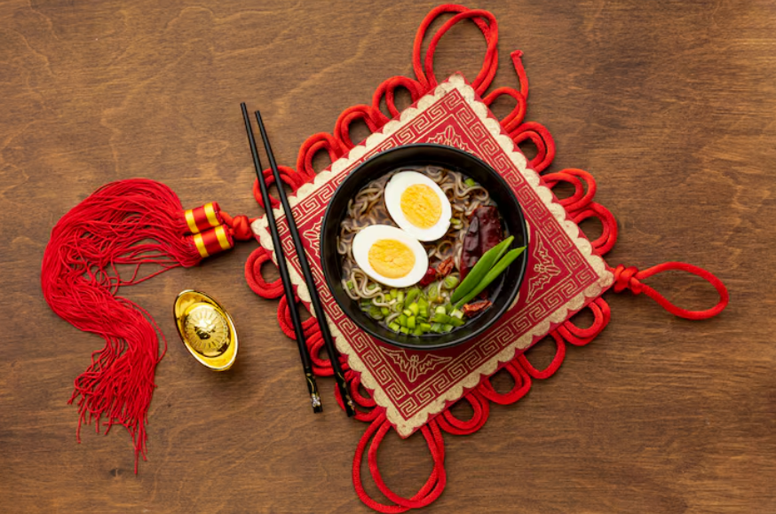 Ilustrasi makanan khas Imlek yang dipercaya membawa keberuntungan (Dok. Freepik)