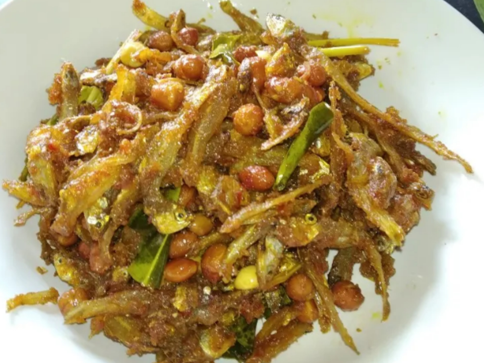 Balado kacang ikan asin