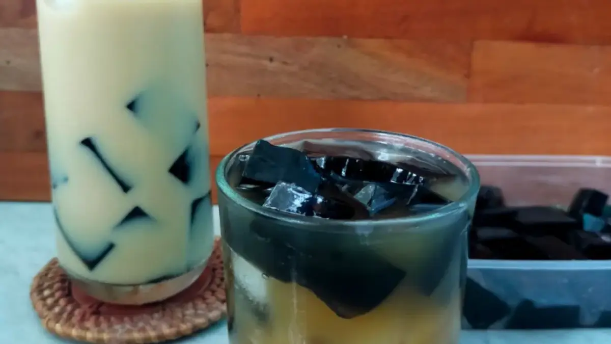 Cara membuat es teh susu cincau (Dok. Cookpad) 
