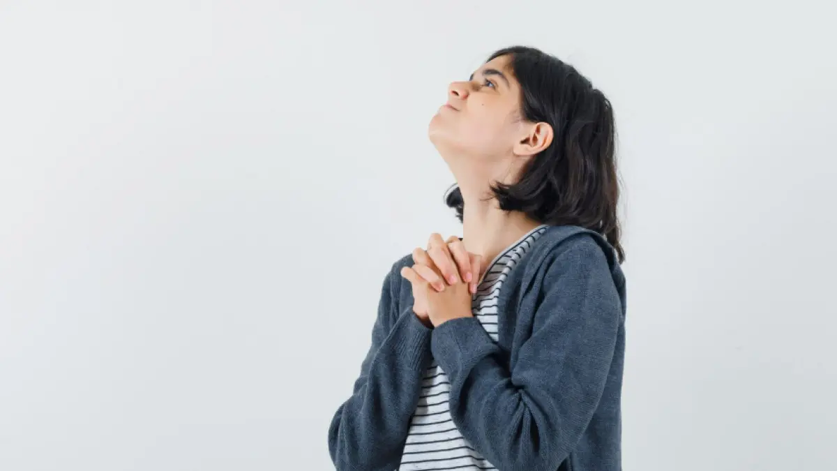 Ilustrasi tidak gampang emosi selama berpuasa (Freepik)

