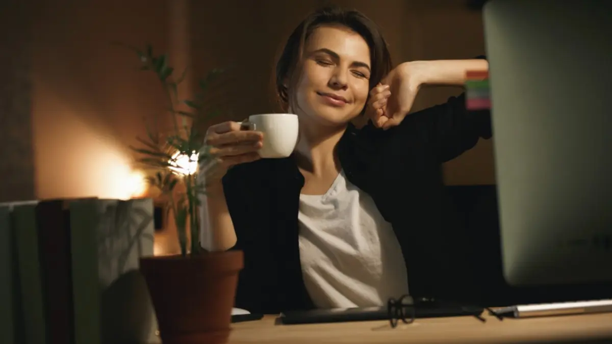 Ilustrasi waktu terbaik minum kopi (Freepik) 