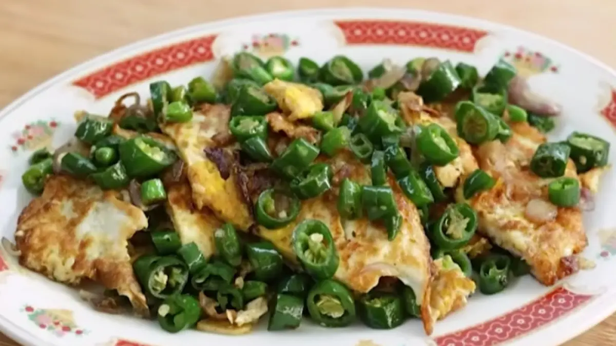Resep telur cabe ijo iris (YouTube Devina Hermawan) 