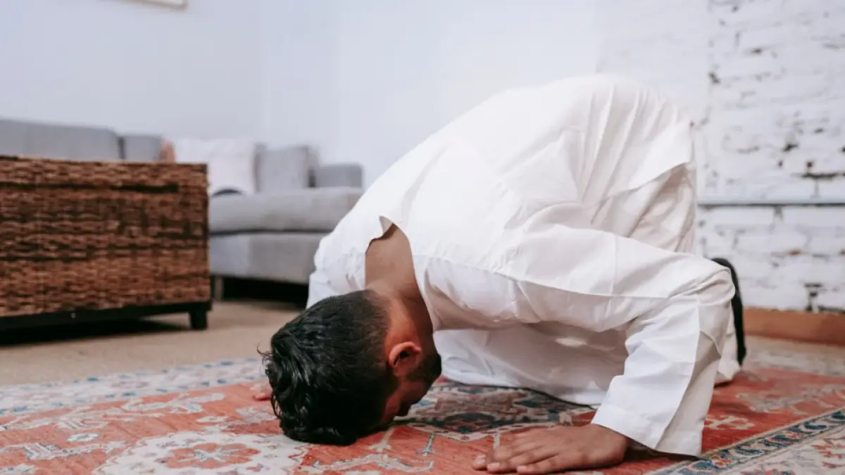 Ilustrasi jadwal sholat (Pexels)