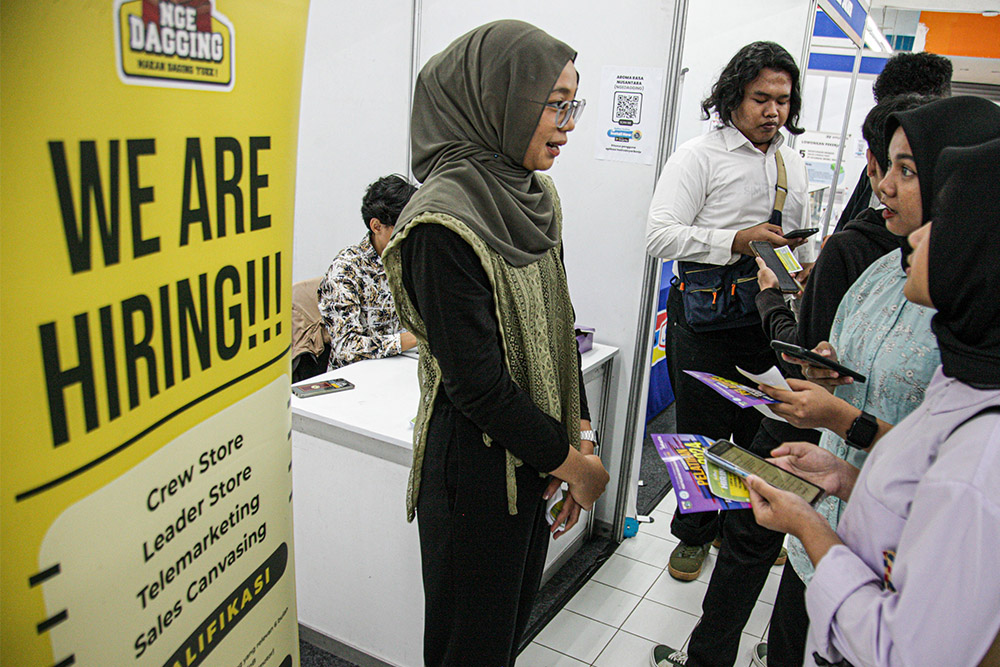 Suasana acara Job Fair yang diadakan di Pluit Village Mall, Jakarta,  Rabu (21/08/2024). (Hanung Hambara/Jawa Pos)