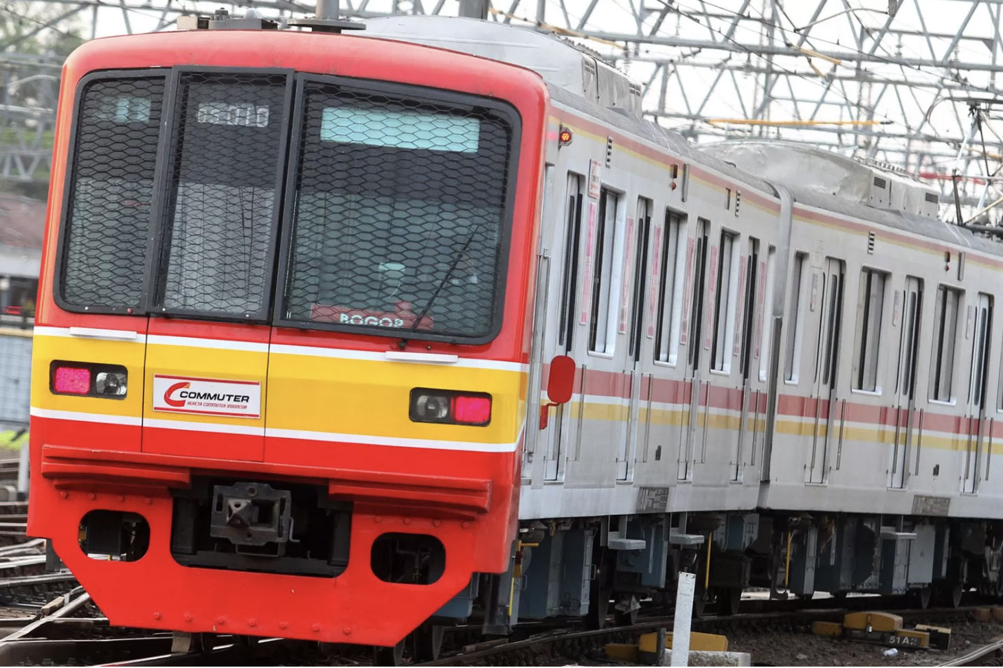 Rangkaian kereta commuter line. (Dery Ridwansah/ JawaPos.com)