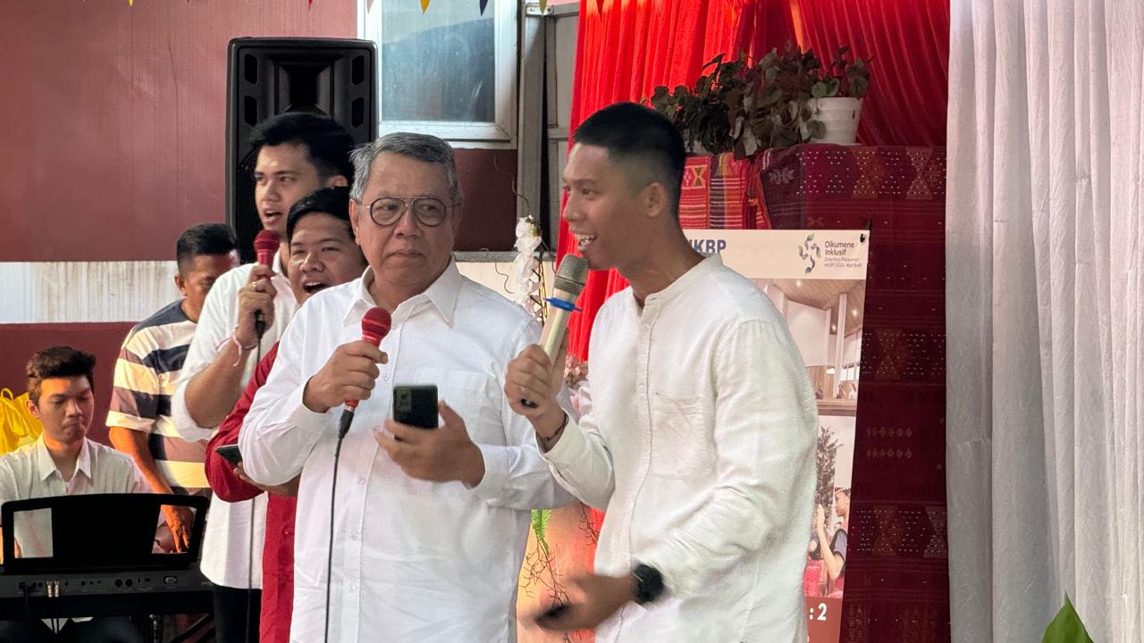 Benyamin Davnie saat bincang sore bersama Naposo Huria Kristen Batak Protestan (HKBP) Pamulang.