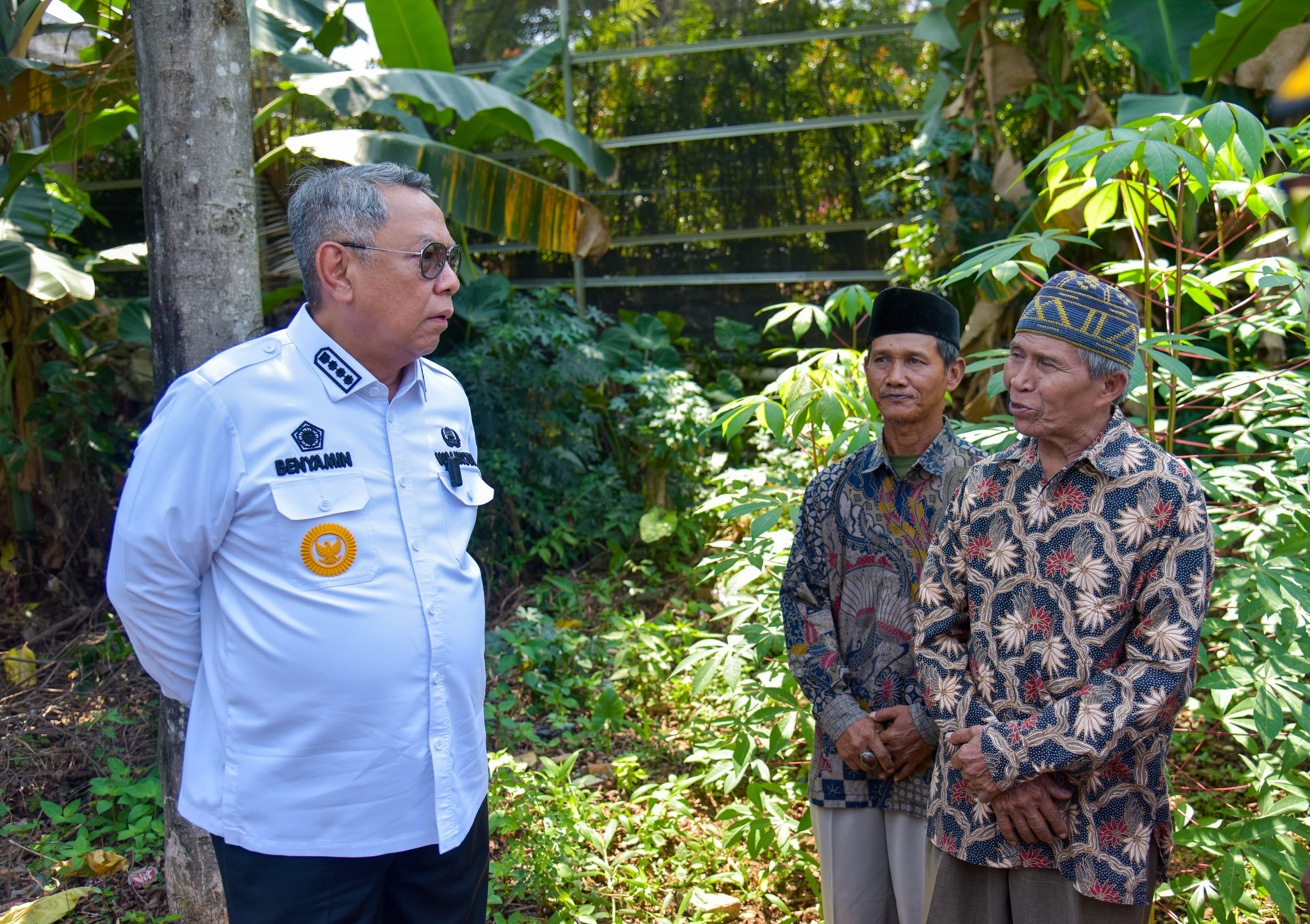 Wali Kota Tangerang Selatan, Benyamin Davnie, menghadiri acara Monitoring Pembangunan Program Tangsel Terang di Kelurahan Lengkong Wetan, Kecamatan Serpong, pekan ini.  (Dok. Humas Pemkot Tangsel)