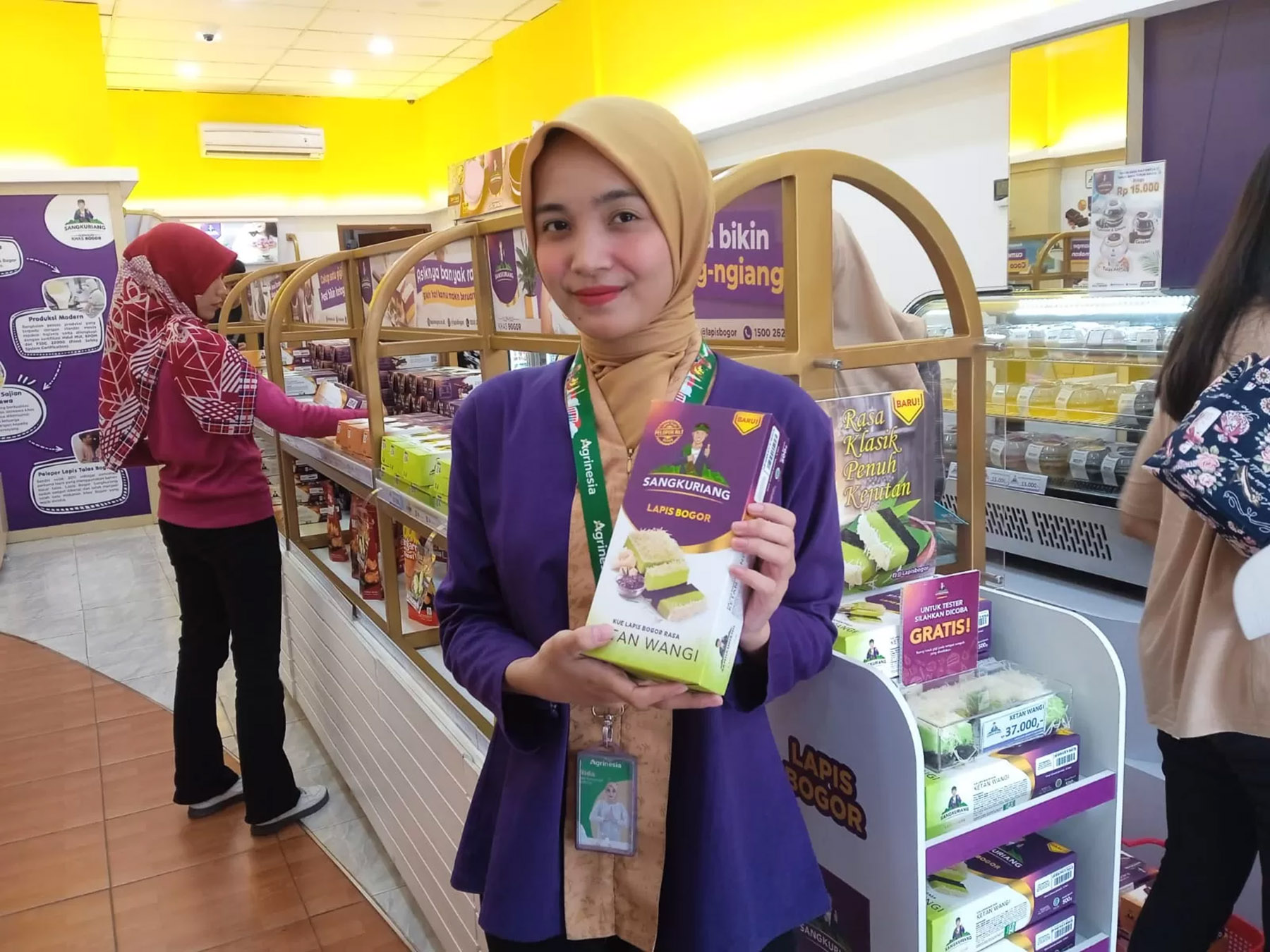 Lapis Bogor Sangkuriang meluncurkan varian rasa baru. (DEDE/RADAR BOGOR)