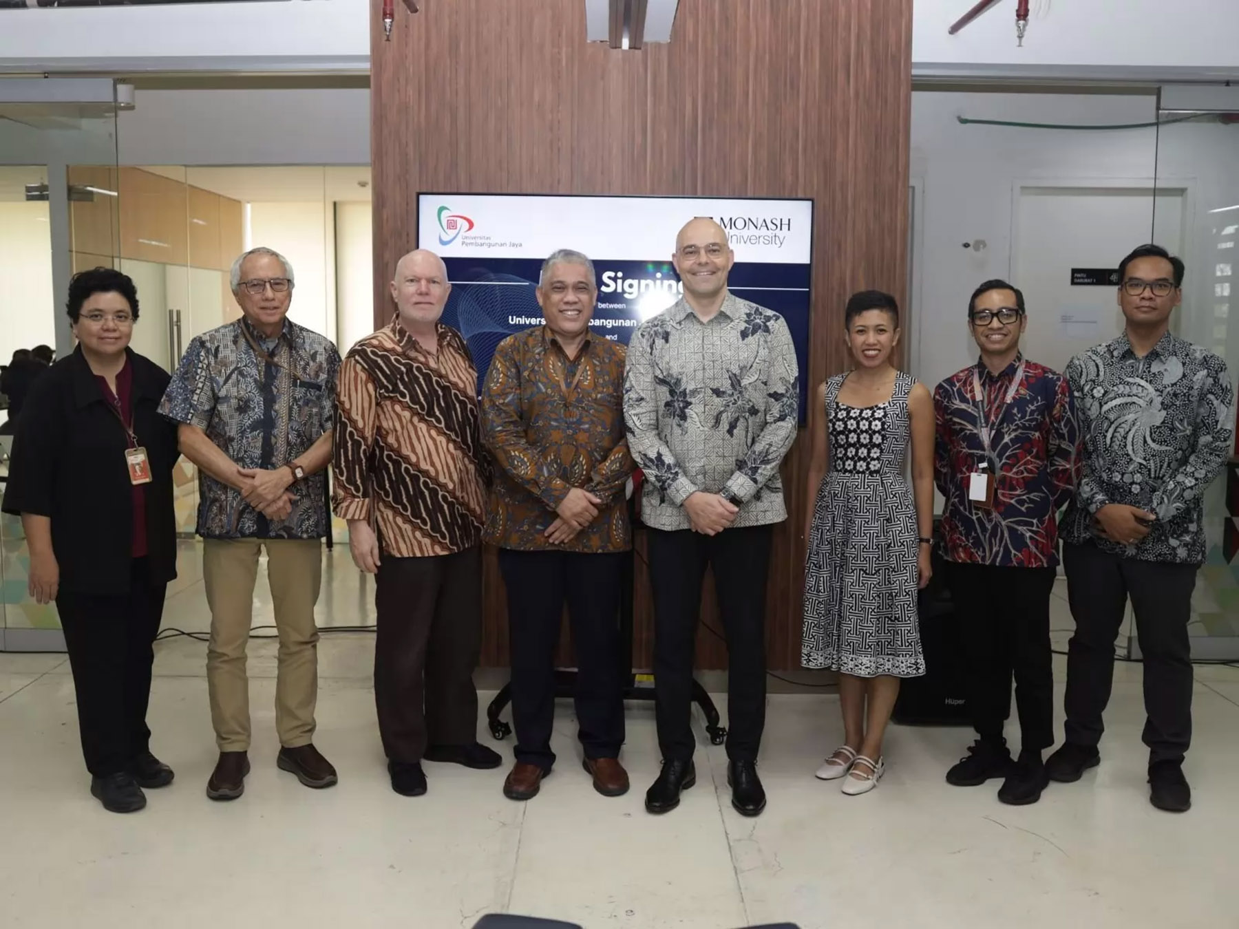 Universitas Pembangunan Jaya (UPJ) resmi menjalin kerja sama dengan Monash University Indonesia melalui penandatanganan Nota Kesepahaman (MoU). (Dok. UPJ)