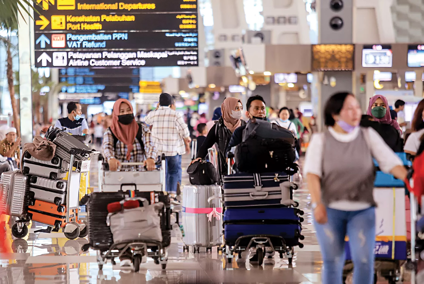 Penumpang di terminal 3 Bandara Soekarno-Hatta. (Hanung Hambara/Jawa Pos)