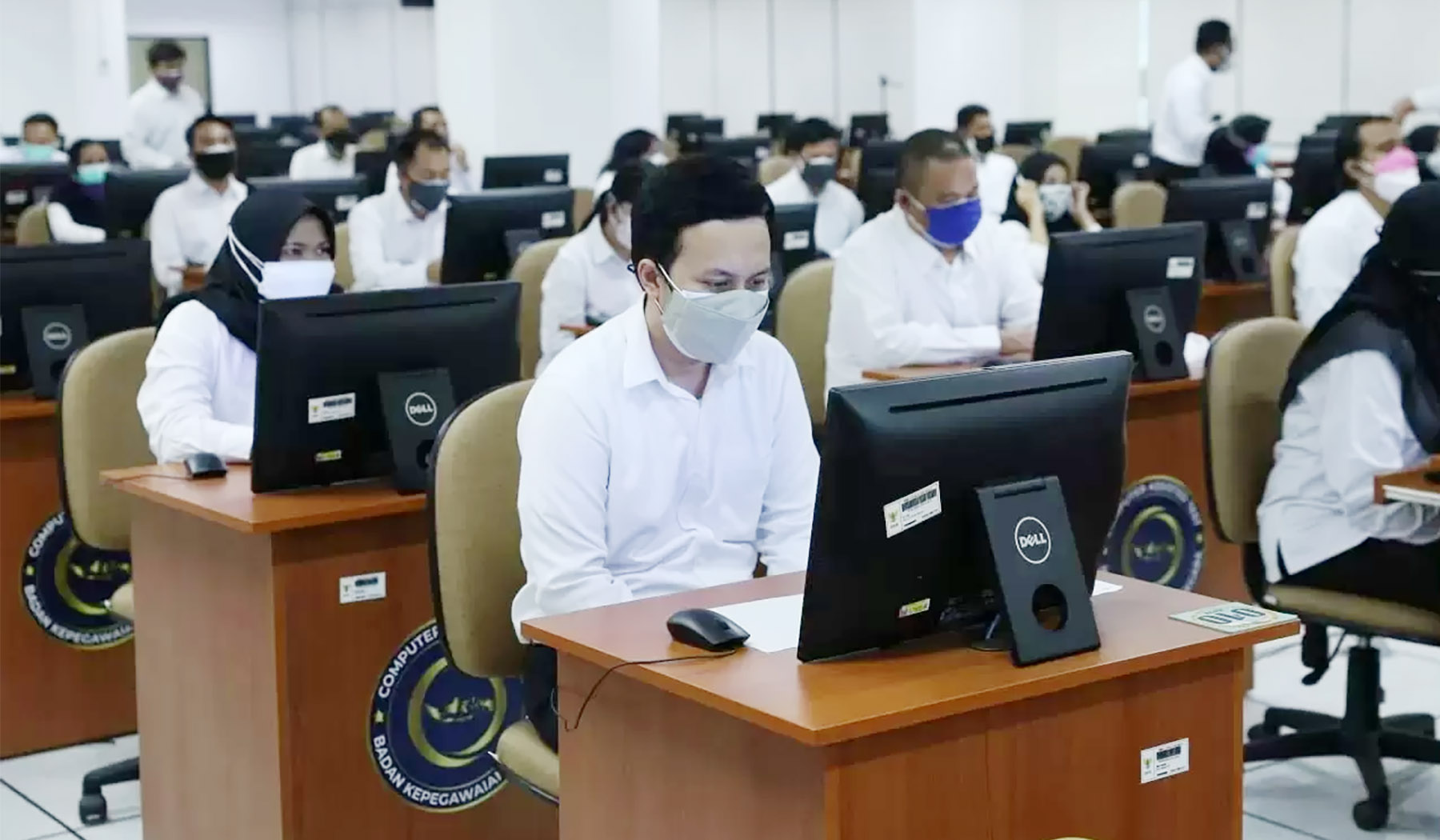 Para Pelamar CPNS 2024 sedang mengikuti tes SKD. (Dok. JawaPos.com)