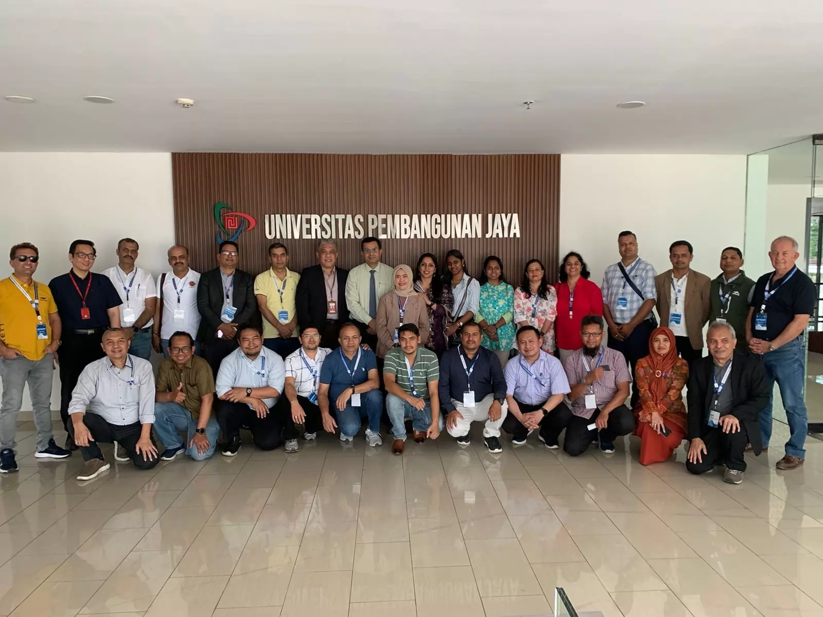 Para peserta mancanegara dalam acara CS4ALL 2024 di Kampus UPJ, Bintaro (Dok. UPJ)