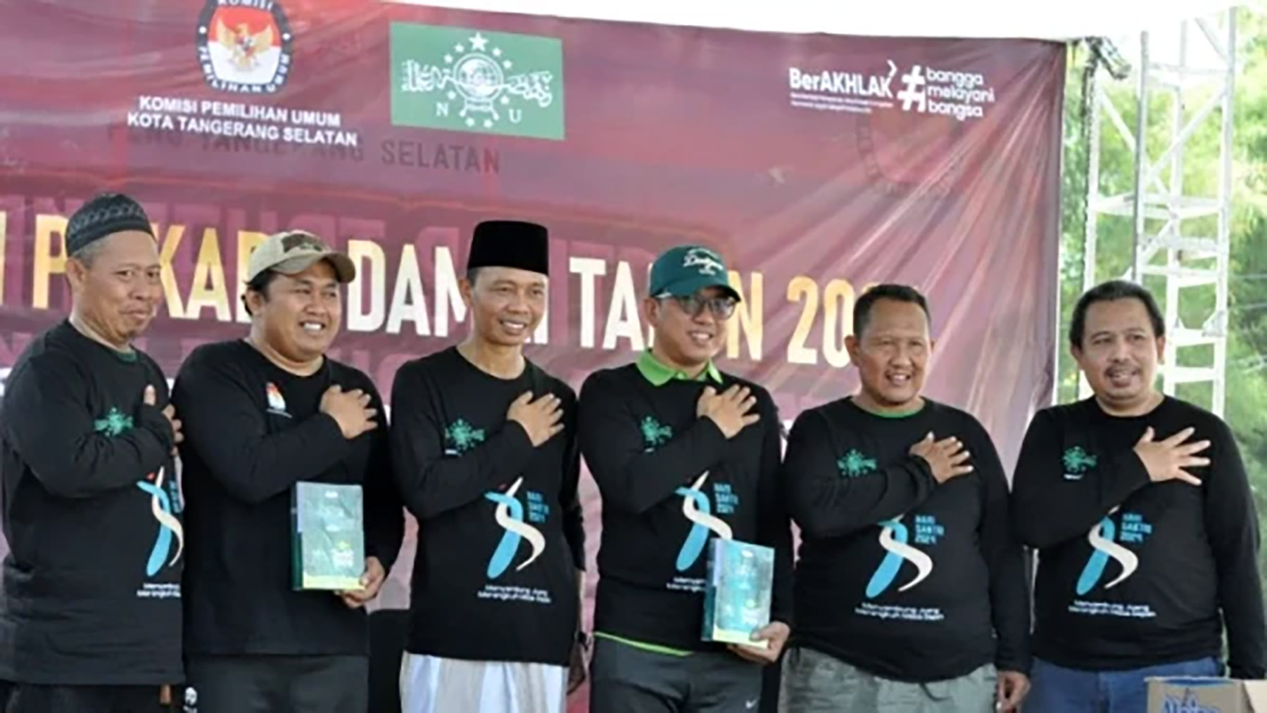 Para pembicara dalam sosialisasi Pilkada Damai 2024 KPU - PCNU Tangsel.