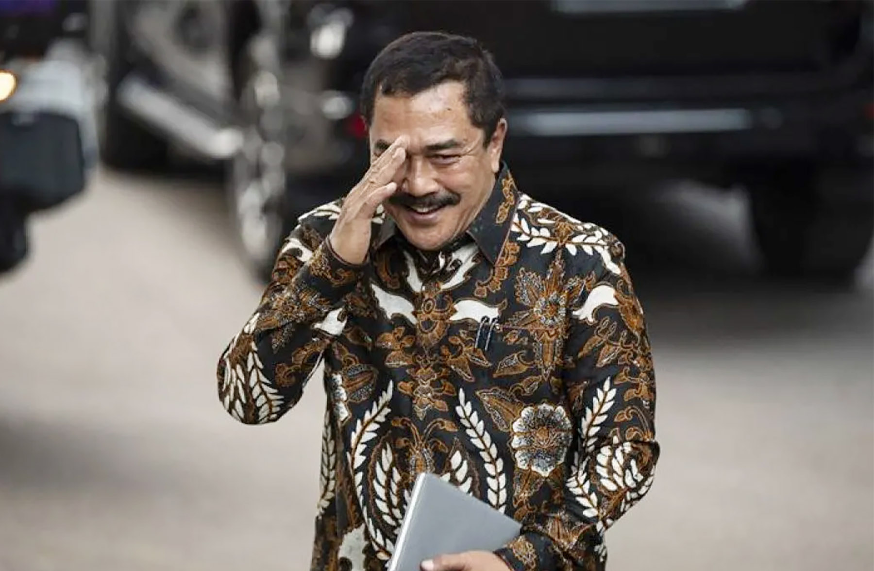 Agus Andrianto di kediaman Presiden Terpilih Prabowo Subianto, Kertanegara, Jakarta Selatan, Senin (14/10/2024). (ANTARA FOTO/Aprillio Akbar)