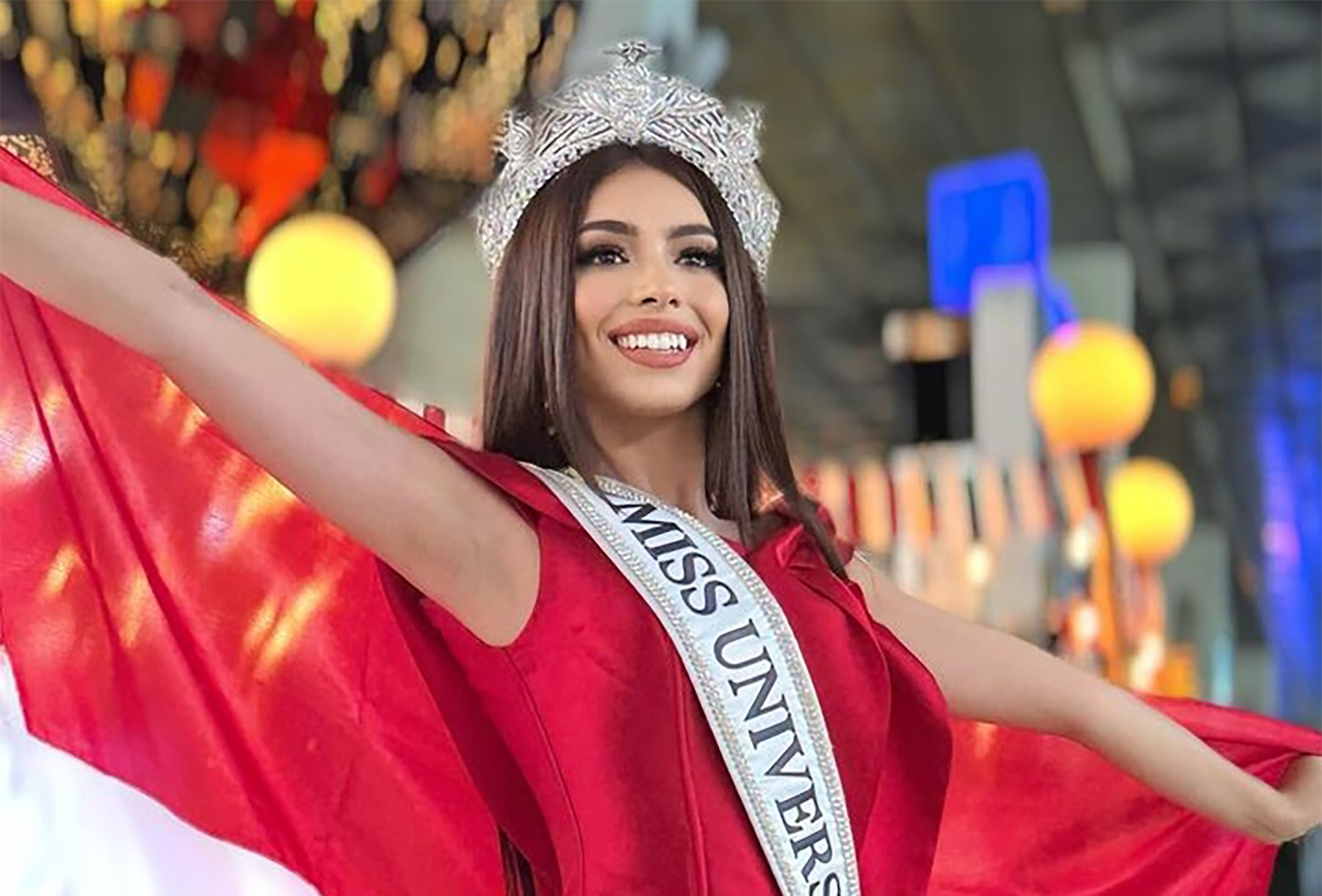 Dok. @missuniverseindonesia2024, @itsclarasha, make up and hairdo by @awan_makeup